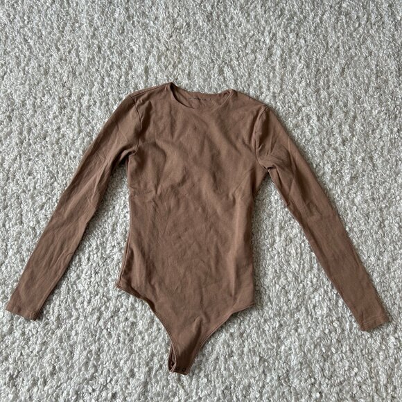 Abercrombie Soft Matte Seamless Long Sleeve Crew Neck Bodysuit Small Tan - Picture 1 of 5